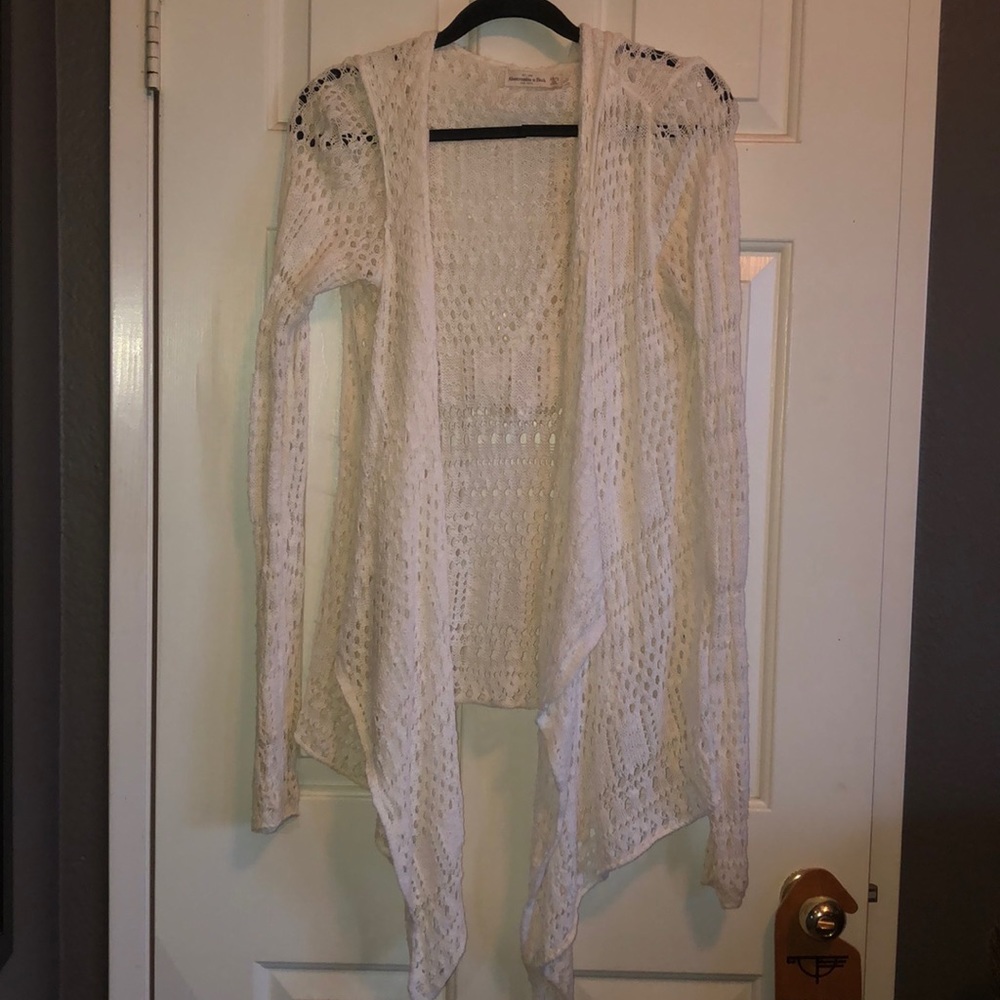 ABERCROMBIE & FITCH WHITE SWEATER LIKE NEW